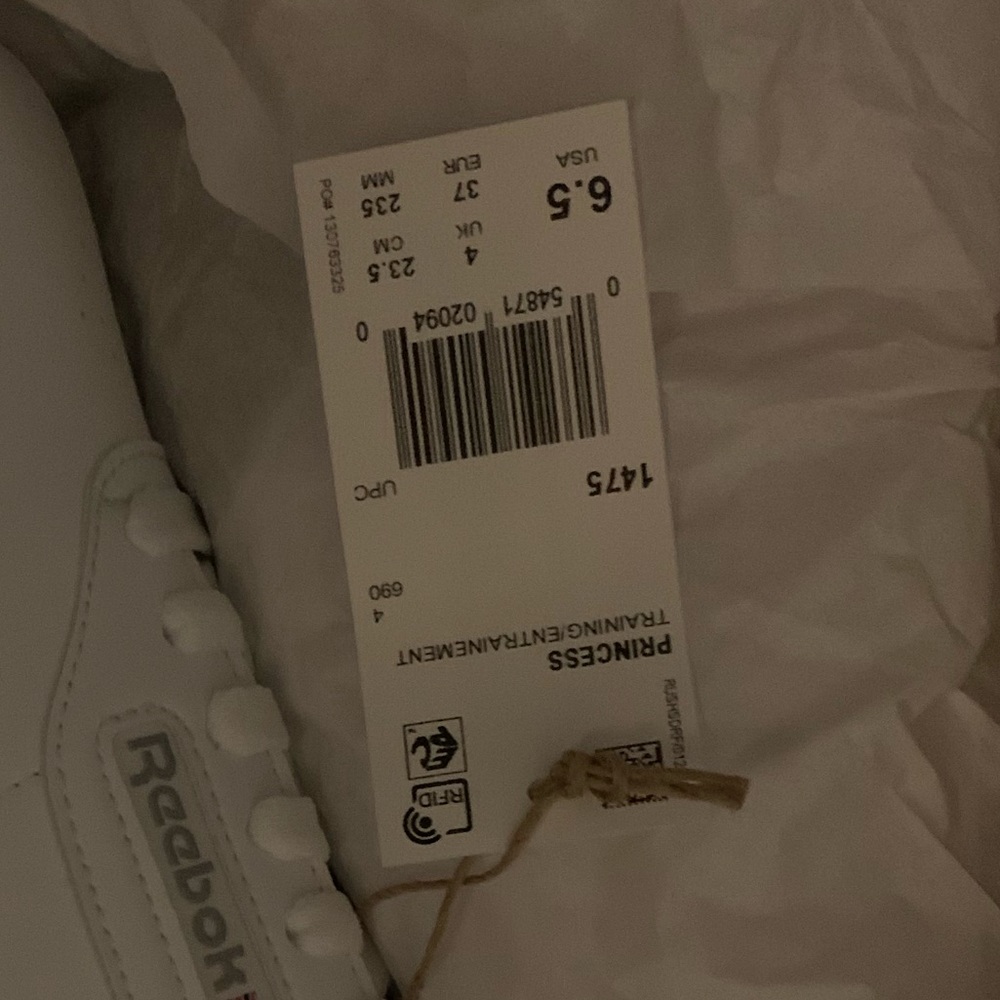 Women’s Reebok - Picture 4 of 4